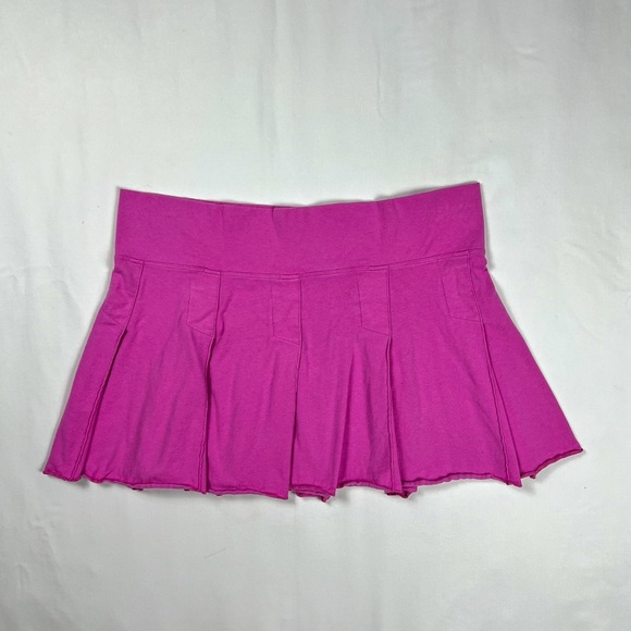 Y2K No Boundaries Low Rise Pleated Mini Skirt - Picture 2 of 5